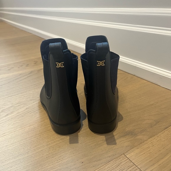 Black Rain Chelsea Boots - Picture 2 of 4